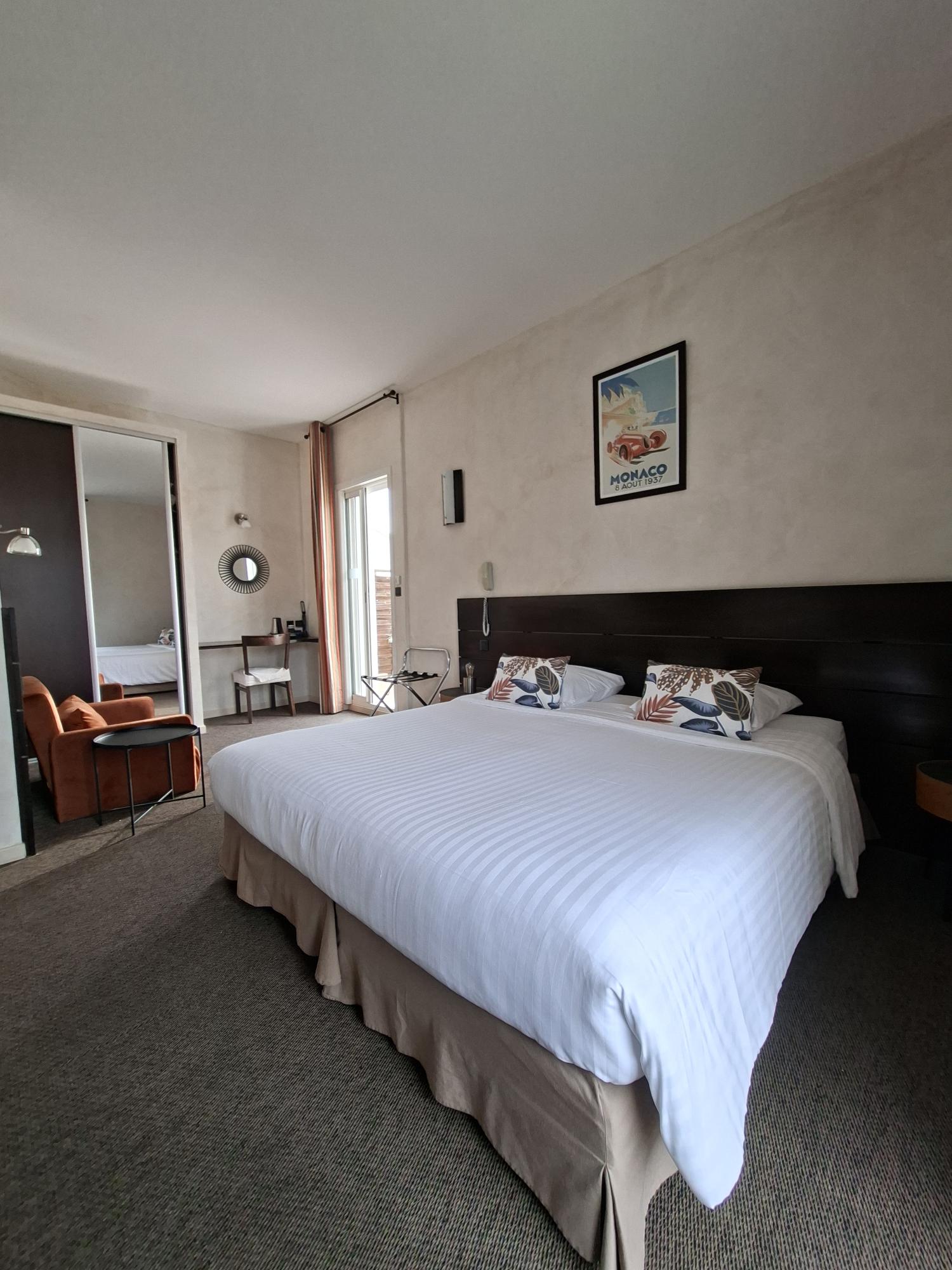 hotel bord de mer sanary