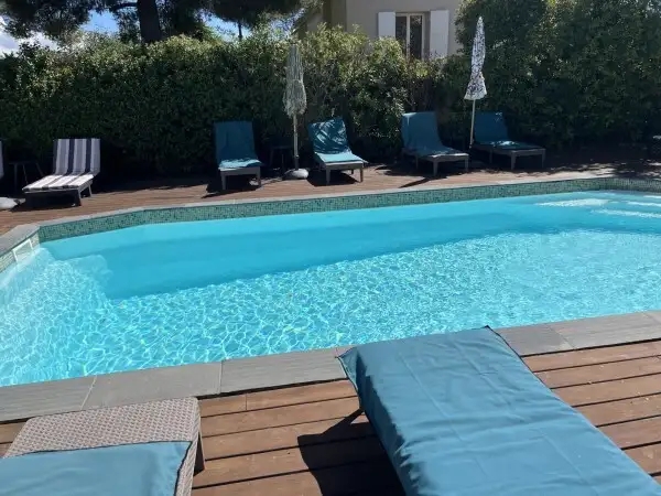 hotel sanary bord de mer