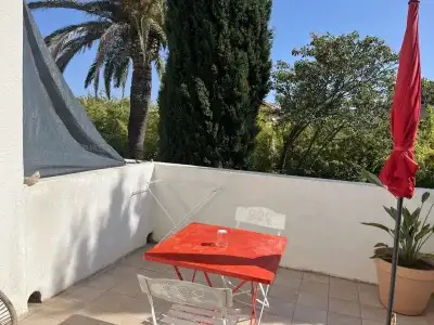 hotel bord de mer sanary